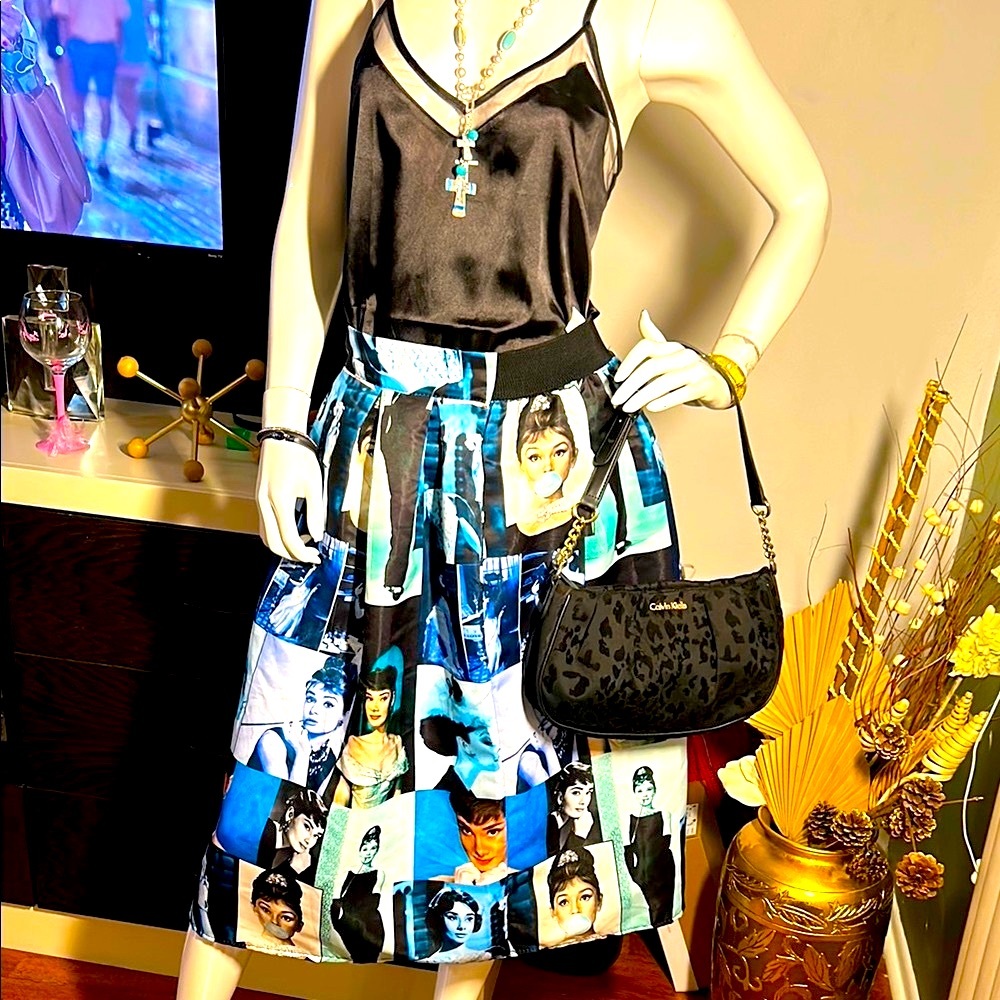 Stylish Blue and Black Women's Skirt - Picture 4 of 11